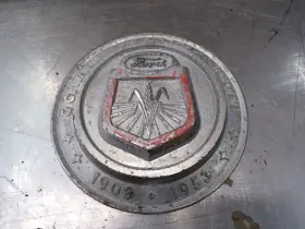 Naa16600a 1953 Original Na1600a Hood Emblem Ford Jubilee Tractor