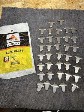 Agco 1891pv 37 New Idea Corn Picker Husking Peg/clip Cleat Wing Type