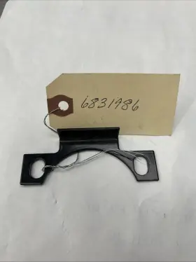6831986 Agco Cover Bracket