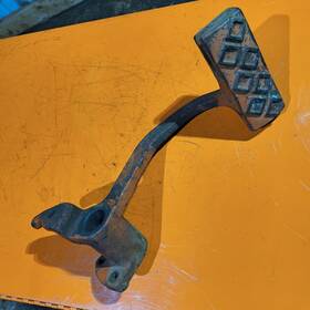 Allis-chalmers 243133 Allis-chalmers 190 190xt 200 Used Left Brake Pedal