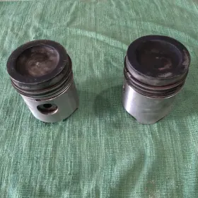 4035245 Allis-chalmers Piston 3500 670 Tractor Generator Lot Of 2