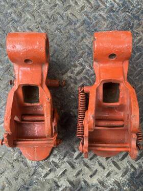 Allis-chalmers Am5120- Ac Tractor Am5120 Snap Coupler Lift Latches