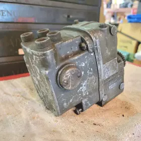 Mjh4c8 American Bosch Mjh4c Magneto 723 Military - For Parts Or Rebuild Mjh4c8 American Bosch Mjh4c Magneto 723 Military - For Parts Or Rebuild
