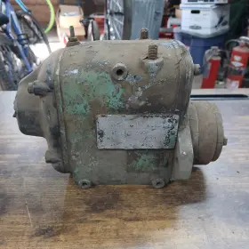 22180d311 Bosch Caterpillar Magneto 4/2 3600-411 American Good Untested
