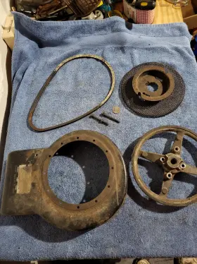1101695 Briggs & Stratton Shroud Pulley Belt 12v Starter Generator 1971 And Engine 191701