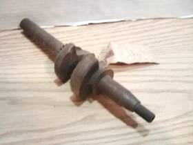 Briggs & Stratton 26943 And Engine Crankshaft