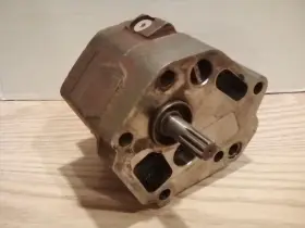 237454 Case / Ih 680h Low Hour Use Less Than 50hr . Transmission Charging Pump