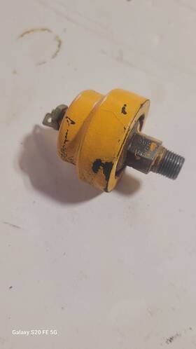 Cub Cadet 376855r92 Ih Oil Press Switch Senior 154 185 184 International
