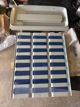 D1nn8151a C9nn8a163ag 1968-1975 Ford Tractor 2000 3000 3500 4000 5200 7200 Upper And Lower Grills