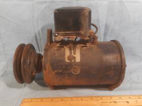 Farmall 1100963 Tractor Working 6v Generator With Voltage Regulator And Belt Pulley