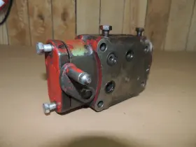 371061r92 Farmall International 240 460 Hydra-touch Valve Left-inside
