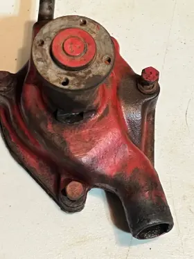 375793r92 Farmall Used Water Pump Fits Ih/fits 140 240 Taken Off Running Engine 375793r92 Farmall Used Water Pump Fits Ih/fits 140 240 Taken Off Running Engine