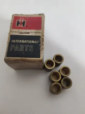 47390d Farmall International Carburetor Throttle Bushing Nos #47390d