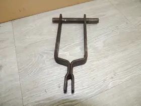 47716d Farmall Ih 240 Clutch Release Yoke And Pivot Pin A Bn C 100 200 230 130 140 47716d Farmall Ih 240 Clutch Release Yoke And Pivot Pin A Bn C 100 200 230 130 140