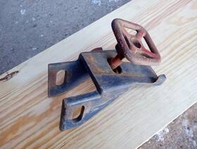 Farmall 520848r1 Ih Plow Coulter Bracket Cub Original Paint Excellent Condition