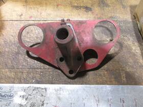 Farmall/ihc 9098-da Sm Mv Center Steering Support With Gauge Bracket Used Original