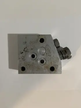 1100-1910 Ford Tractor Power Beyond Hydraulic Block