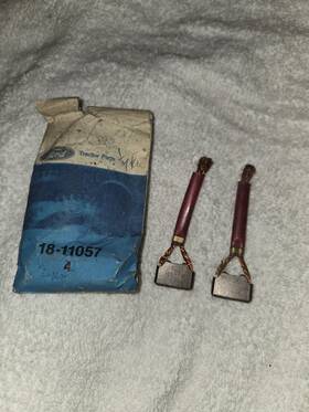 Ford 18-11057 Nos Tractor Brush Set