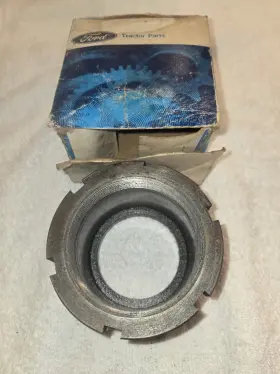 291647 Ford Nos Tractor 752 Ring Nut