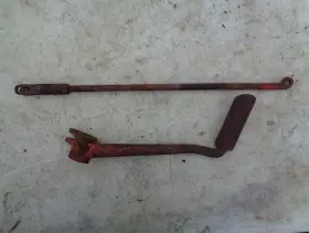 661-861-961 Ford Tractor Engine Transmission Clutch Pedal And Rod For 5 Speed