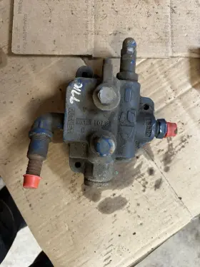 7710 Ford 6776 Unload Valve Tag #6776