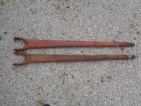 Ford 800-840-850 Tractor Radius Arms L-r Ford 800-840-850 Tractor Radius Arms L-r