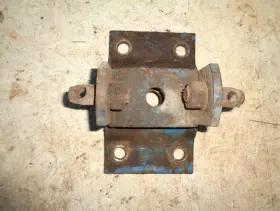 700-701-900-901-941-961 Ford 900-901-700-701-941-961 Tractor Drawbar Center Pull Mount Bracket 700-701-900-901-941-961 Ford 900-901-700-701-941-961 Tractor Drawbar Center Pull Mount Bracket