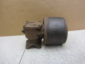 P745-a Ford Vtg Antique 2000 3000 Tractor Pto Flat Belt Pulley Power Take-off Gear Box