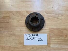 Gleaner 71356026 Allis Chalmers Hub R62 R72 Combine