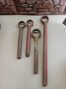 373942 International Harvester 373941 4-ih 2-1 1/8 Inch And 1 5/16 &373941 Long Handle Tractor Wrench Tool