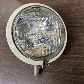 International Harvester 376849r91 Oem Light Mfg. By Guide Lamp