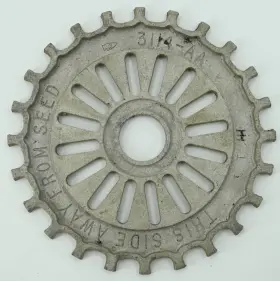 3114aa International Harvester Ih Planter Hopper Soy Bean Seed Plate