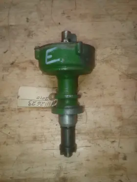 1112623 John Deere 2010 Used Original Engine Distributor Delco Remy