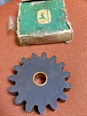 Af1227r John Deere 1227r Genuine Idler Gear With Bushing #af1227r New Old Stock Af1227r John Deere 1227r Genuine Idler Gear With Bushing #af1227r New Old Stock