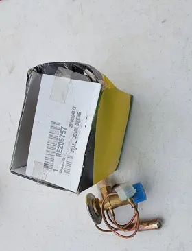 Re206757 John Deere 206757 Expansion Valve #re206757 Re206757 John Deere 206757 Expansion Valve #re206757