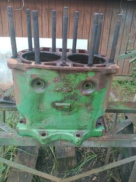 John Deere 3703 Styled Model A Cylinder Block -r