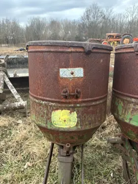 5650 John Deere 494a Seed Box