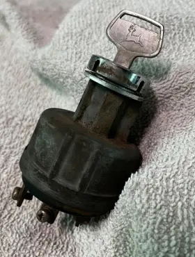 650-1050 John Deere Tractor Ignition Key Switch Original Insignia 650-1050 John Deere Tractor Ignition Key Switch Original Insignia