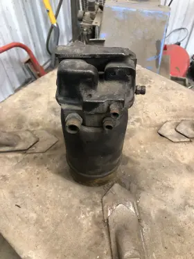 A3358r John Deere Oil Filter Housing Assembly. Late A 60 70 620 630 720 730