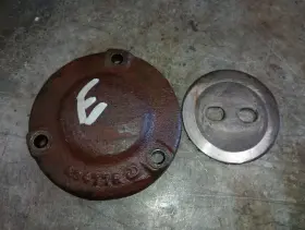 A3477r John Deere A G 60 70 Used Roll-o-matic Knuckle Cap And Spacer Washer