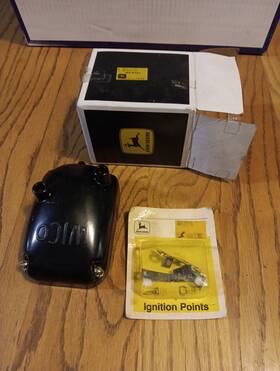 John Deere Ar68335 Cap And Ignition Points Ar12014