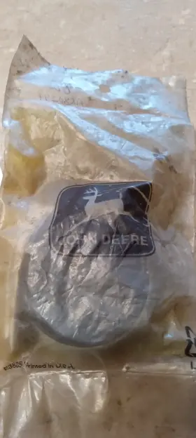 Ar80294 John Deere Nos Plug