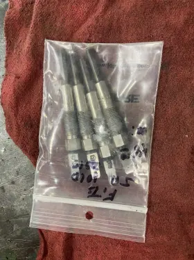At23537 John Deere 2010 Diesel Tractor Glow Plug Set