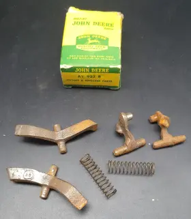 Ay932b John Deere Tractor Parts - Cutoff And Knocker As Pictured Ay 932 B Ay932b John Deere Tractor Parts - Cutoff And Knocker As Pictured Ay 932 B