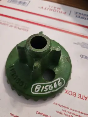B15666 John Deere Hopper Drive Gear Oem Nos