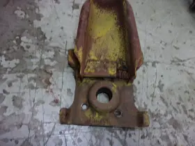 B1679r John Deere B Pto Shaft Oil Seal Housing With Flipper