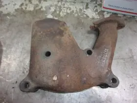 B1786r John Deere B Manifold Has One Broken Off Ear