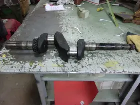 B1847r John Deere B Crankshaft