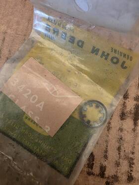 John Deere E-1910 Retainer Ring Retaining Nos Genuine