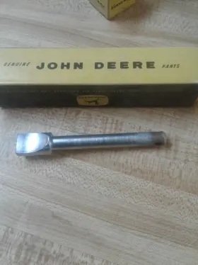 F2821r John Deere Latch